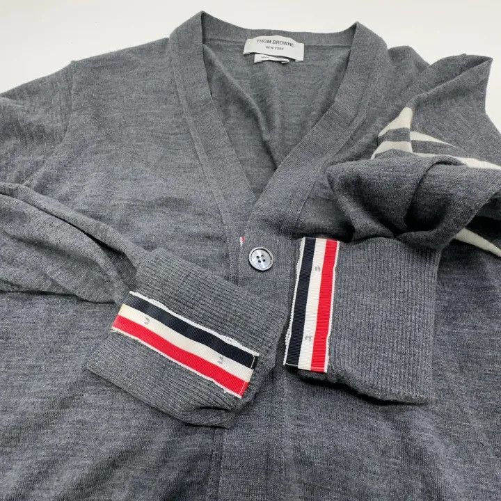 Thom Browne Thom Browne Classic Grey V-Neck Cardigan 0079 Size US M / EU 48-50 / 2 - 7 Thumbnail