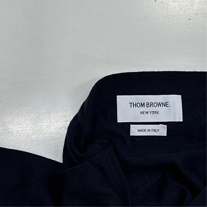Thom Browne Thom Browne Classic V-Neck Cardigan Sweater 0079 Size US M / EU 48-50 / 2 - 2 Thumbnail