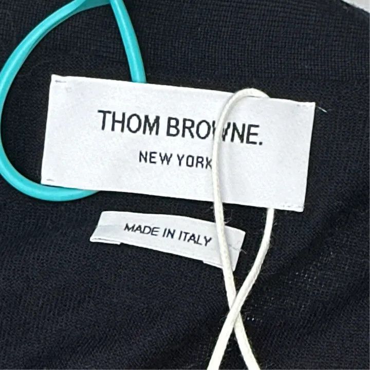 Thom Browne Thom Browne Classic V-Neck Cardigan for Men 0079 Size US M / EU 48-50 / 2 - 2 Thumbnail