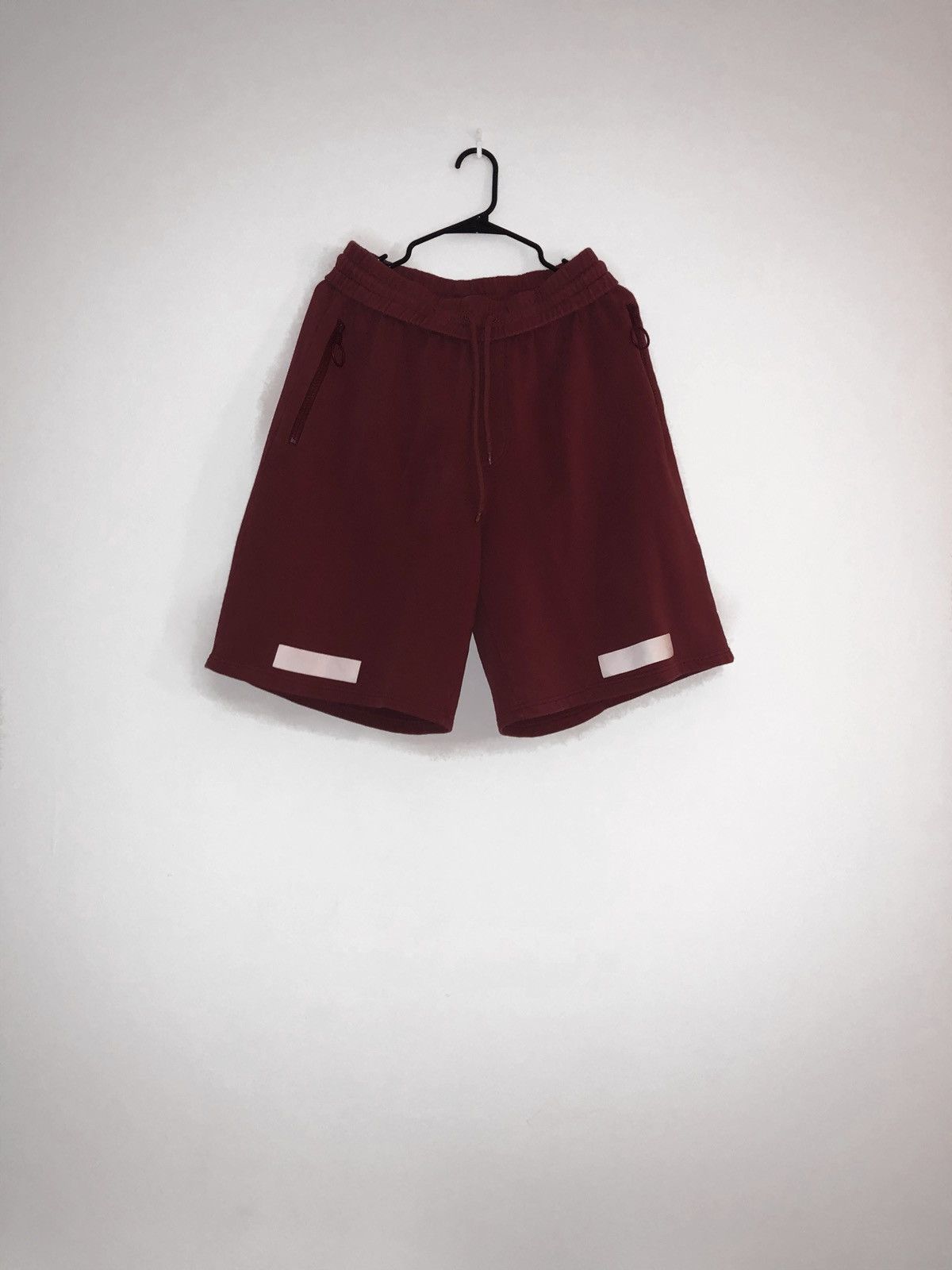 Off-White Off White Maroon Shorts Size US 34 / EU 50 - 1 Thumbnail