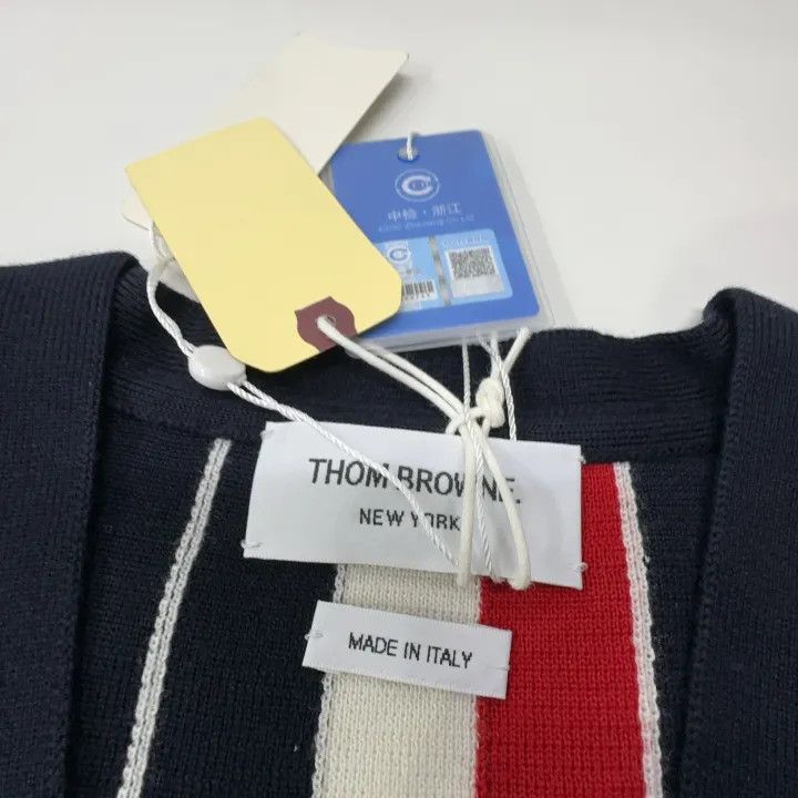 Thom Browne Thom Browne Black V-Neck Wool Sweater 0079 Size US S / EU 44-46 / 1 - 5 Thumbnail