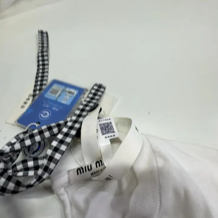 Miu Miu Miu Miu Bow Logo Cotton T-Shirt White 0079 Size XS / US 0-2 / IT 36-38 - 4 Thumbnail