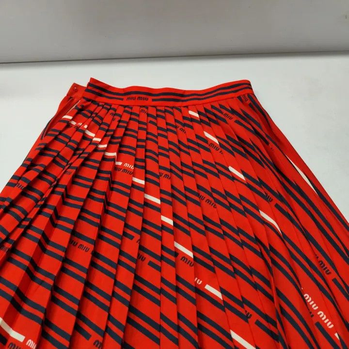 Miu Miu Miu Miu Red Logo Print Pleated Maxi Skirt 0079 Size 38" / US 16 / IT 52 - 6 Thumbnail