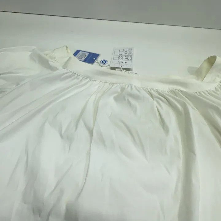 Miu Miu Miu Miu White Short Puff Sleeve Shirt 0079 Size M / US 6-8 / IT 42-44 - 8 Thumbnail