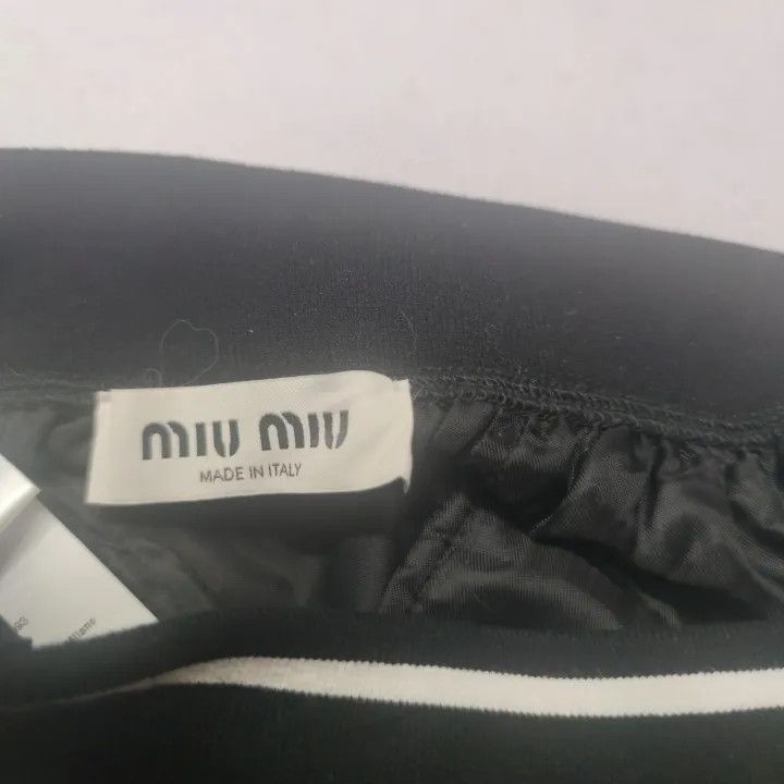 Miu Miu Miu Miu Solid High-Waisted Shorts for Women 0079 Size 40" / US 18 - 2 Thumbnail