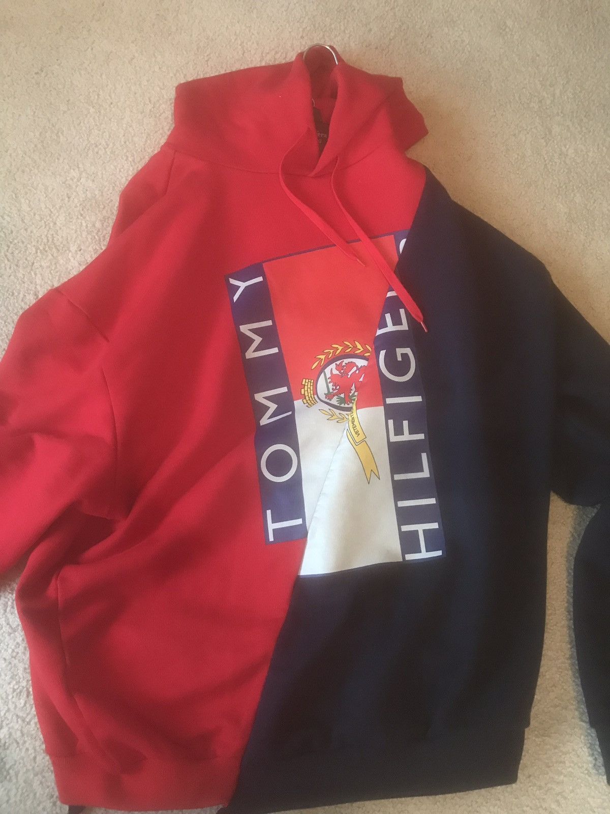 Tommy Hilfiger × Vetements Tommy Hilfiger X Vetements Hoodie Hong Kong Limited Edition Size US L / EU 52-54 / 3 - 4 Thumbnail