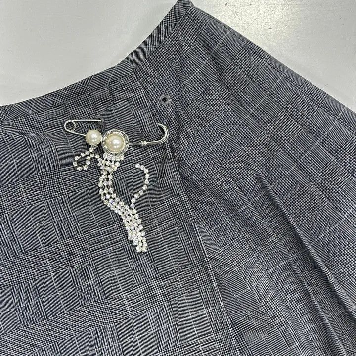 Miu Miu Miu Miu FW21 Check Pleated Skirt 0079 Size 40" / US 18 - 6 Thumbnail
