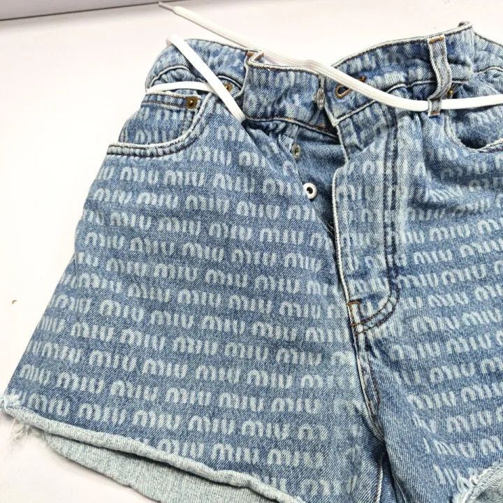 Miu Miu Miu Miu SS22 Logo Denim Shorts 0079 Size 27" / US 4 / IT 40 - 13 Thumbnail