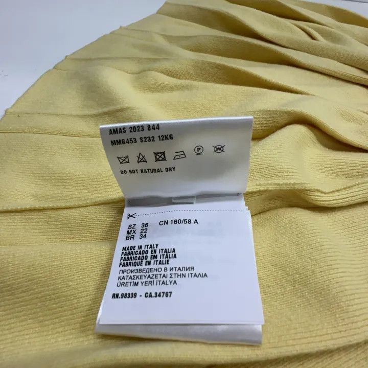 Miu Miu Miu Miu Cream Pleated Logo Mini Skirt 0079 Size 36" / US 14 / IT 50 - 4 Thumbnail