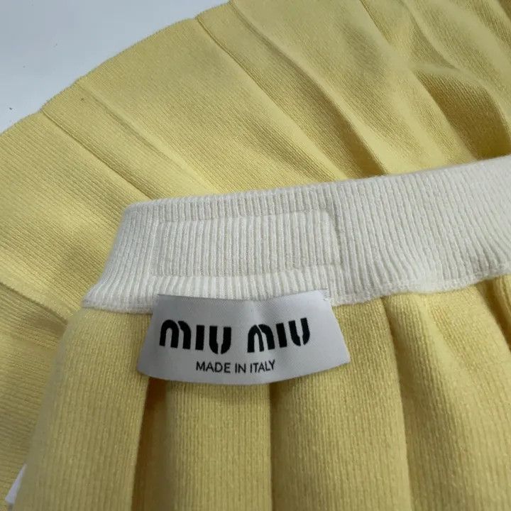 Miu Miu Miu Miu Cream Pleated Logo Mini Skirt 0079 Size 36" / US 14 / IT 50 - 6 Thumbnail