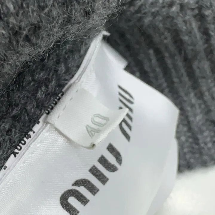 Miu Miu Miu Miu Gray Logo Knit Sweater for Women 0079 Size M / US 6-8 / IT 42-44 - 4 Thumbnail