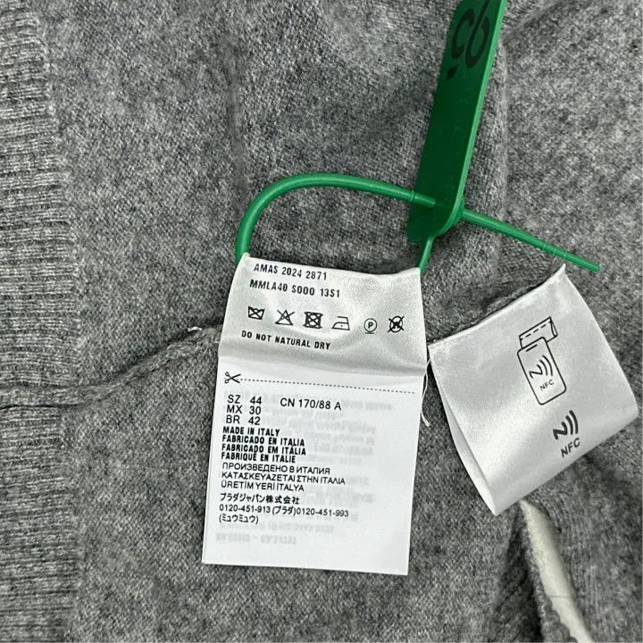Miu Miu Miu Miu Gray Letter Embroidered Cashmere Sweater 0079 Size L / US 10 / IT 46 - 4 Thumbnail