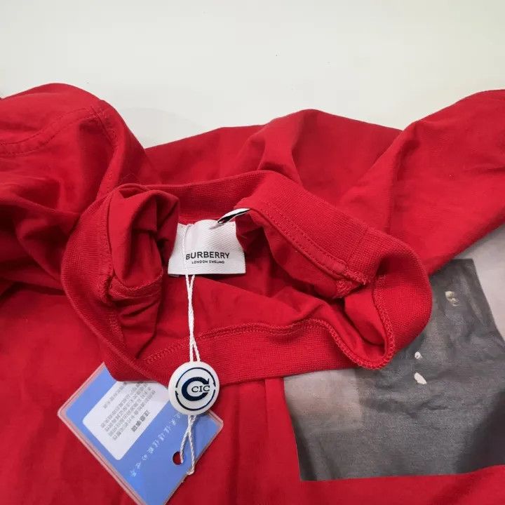 Burberry Burberry SS21 Red Cotton T-Shirt for Women 0079 Size S / US 4 / IT 40 - 5 Thumbnail