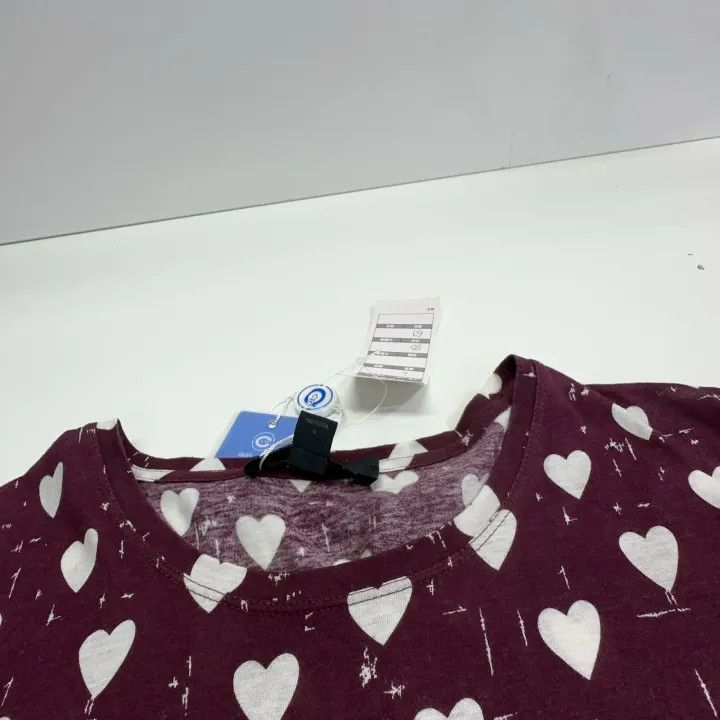 Burberry Burberry Heart Print Short Sleeve T-shirt 0079 Size L / US 10 / IT 46 - 6 Thumbnail