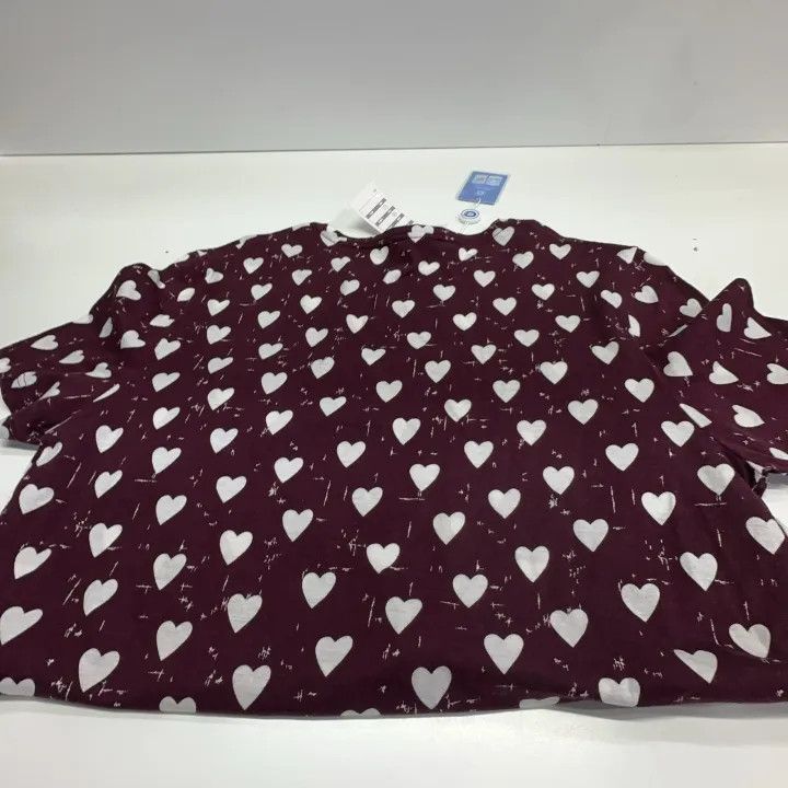 Burberry Burberry Heart Print Short Sleeve T-shirt 0079 Size L / US 10 / IT 46 - 9 Thumbnail