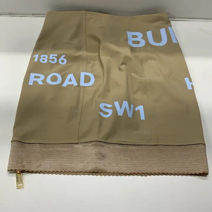 Burberry Burberry SS21 Logo Print Elastic Skirt 0079 Size 26" / US 2 / IT 38 - 6 Thumbnail