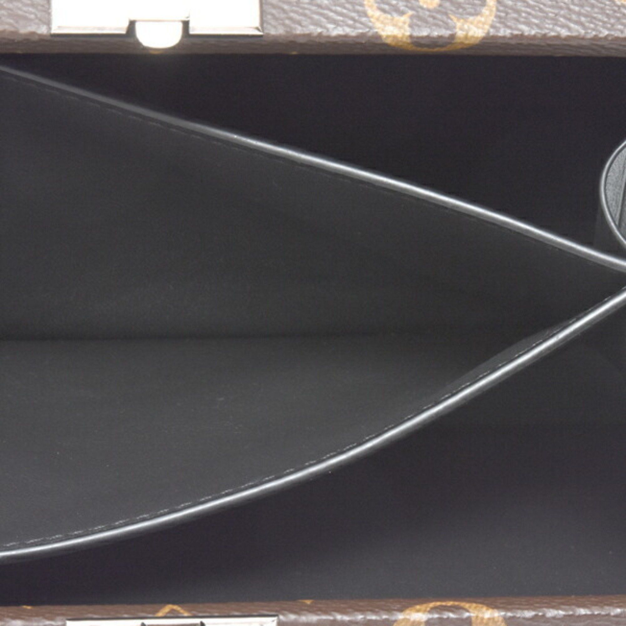Louis Vuitton Louis Vuitton Trunk clutch Size ONE SIZE - 9 Thumbnail