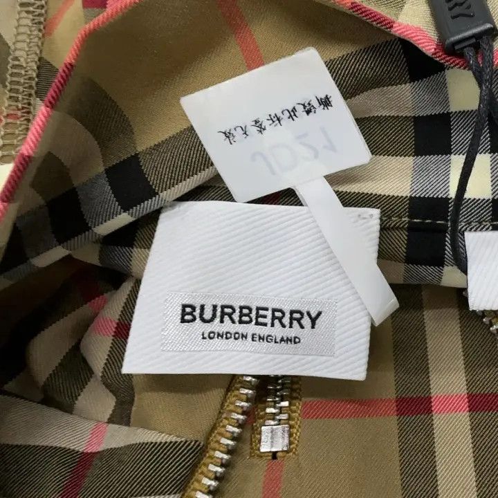 Burberry Burberry Classic Zip Turtleneck Long Sleeve Top 0079 Size M / US 6-8 / IT 42-44 - 8 Thumbnail