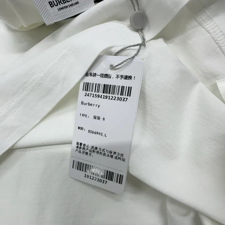 Burberry Burberry Logo Graphic Oversized T-Shirt 0079 Size L / US 10 / IT 46 - 11 Thumbnail
