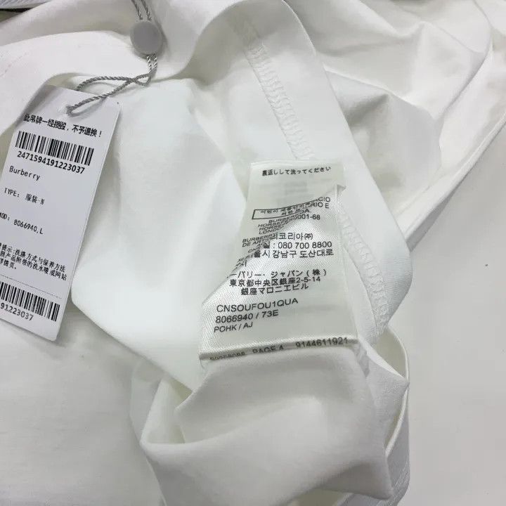 Burberry Burberry Logo Graphic Oversized T-Shirt 0079 Size L / US 10 / IT 46 - 10 Thumbnail
