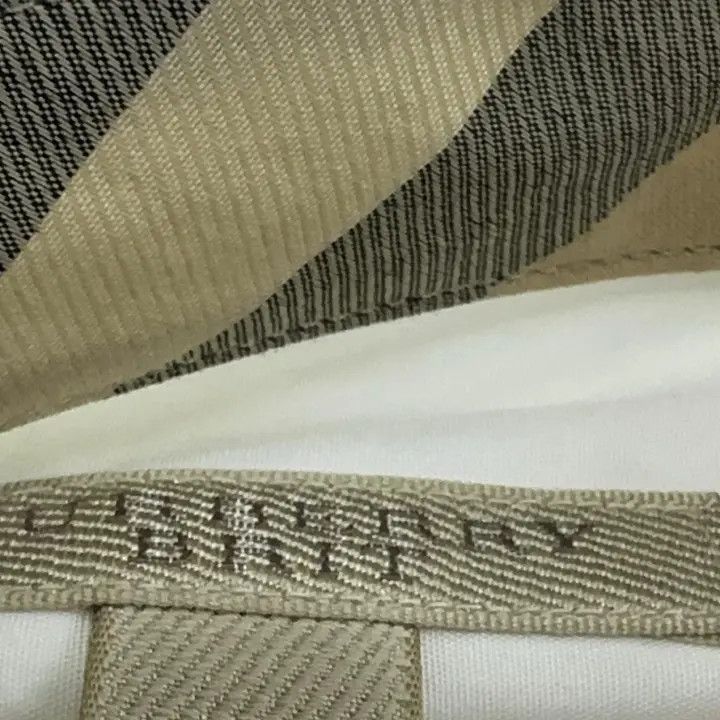 Burberry Burberry White Long Sleeve Button-Up Shirt 0079 Size M / US 6-8 / IT 42-44 - 7 Thumbnail