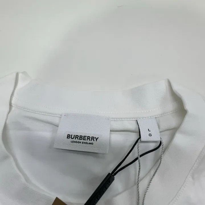 Burberry Burberry White Graphic Print Short Sleeve T-Shirt 0079 Size M / US 6-8 / IT 42-44 - 6 Thumbnail