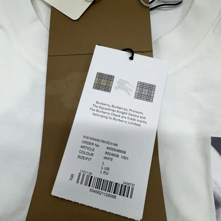 Burberry Burberry White Graphic Print Short Sleeve T-Shirt 0079 Size M / US 6-8 / IT 42-44 - 5 Thumbnail