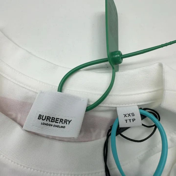 Burberry Burberry Graphic Print Loose Fit T-Shirt 0079 Size XXS / US 00 / IT 34 - 4 Thumbnail