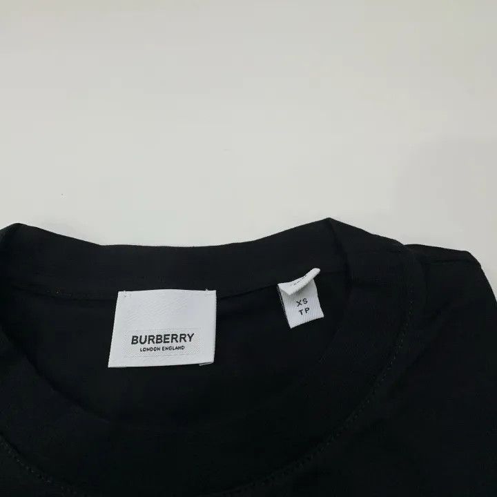 Burberry Burberry Logo Graphic Oversized T-Shirt for Women 0079 Size XS / US 0-2 / IT 36-38 - 5 Thumbnail