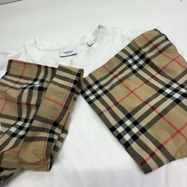 Burberry Burberry Checked Sleeve Loose Fit T-shirt 0079 Size S / US 4 / IT 40 - 10 Thumbnail