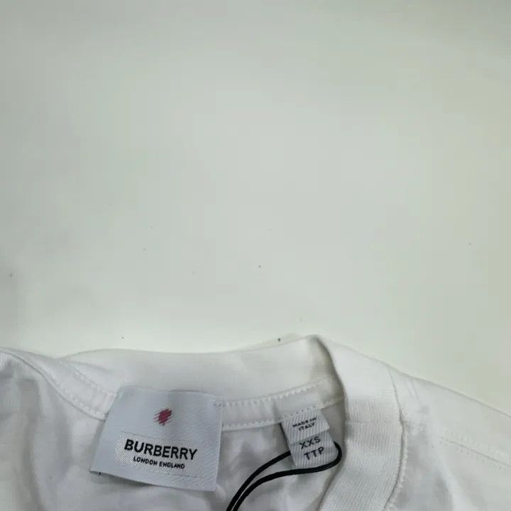 Burberry Burberry FW22 White Graphic Short Sleeve T-Shirt 0079 Size XXS / US 00 / IT 34 - 10 Thumbnail