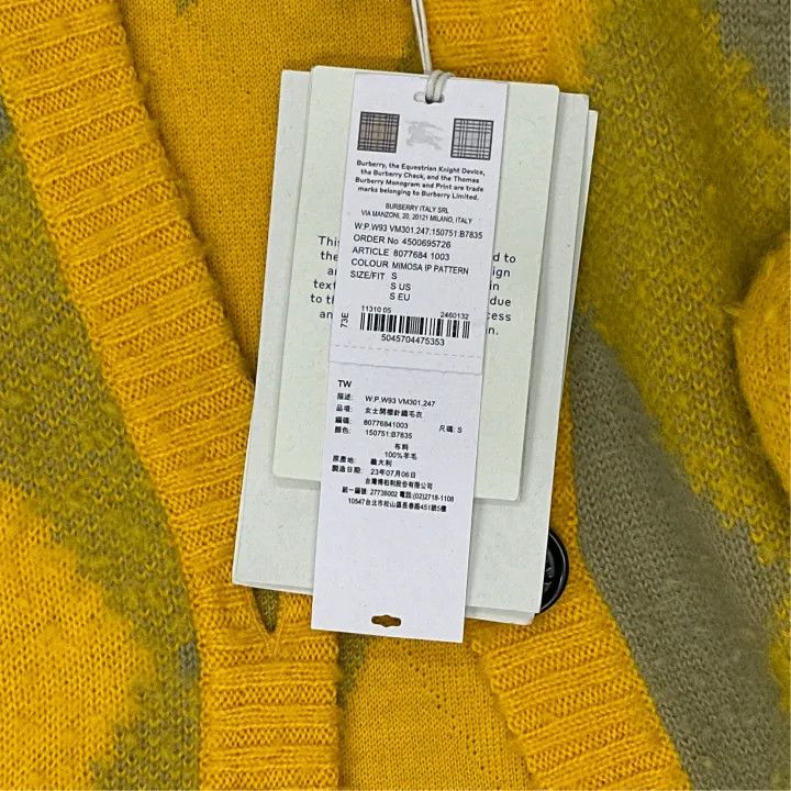 Burberry Burberry Argyle Pattern Knit V-Neck Sweater 0079 Size S / US 4 / IT 40 - 4 Thumbnail