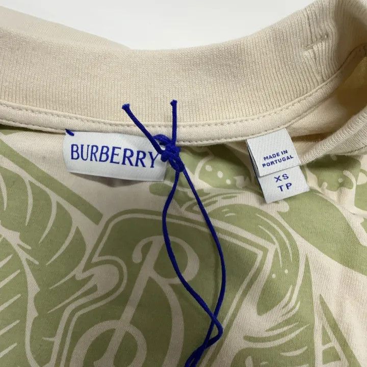 Burberry Burberry Equestrian Print Short Sleeve T-Shirt 0079 Size XS / US 0-2 / IT 36-38 - 6 Thumbnail