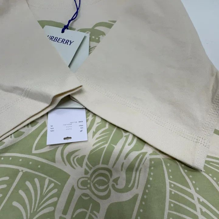 Burberry Burberry Equestrian Print Short Sleeve T-Shirt 0079 Size XS / US 0-2 / IT 36-38 - 7 Thumbnail