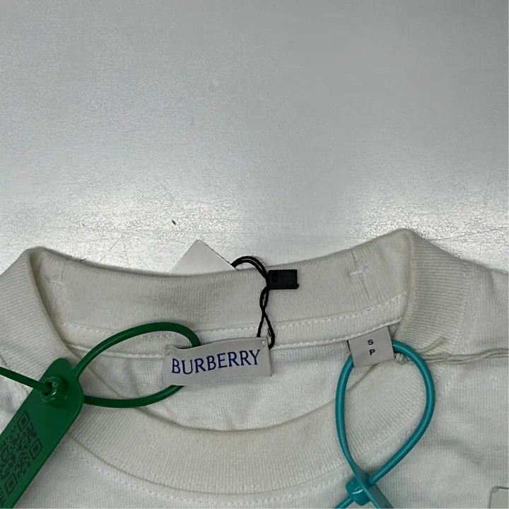 Burberry Burberry White Casual T-Shirt with Equestrian Print 0079 Size S / US 4 / IT 40 - 2 Thumbnail