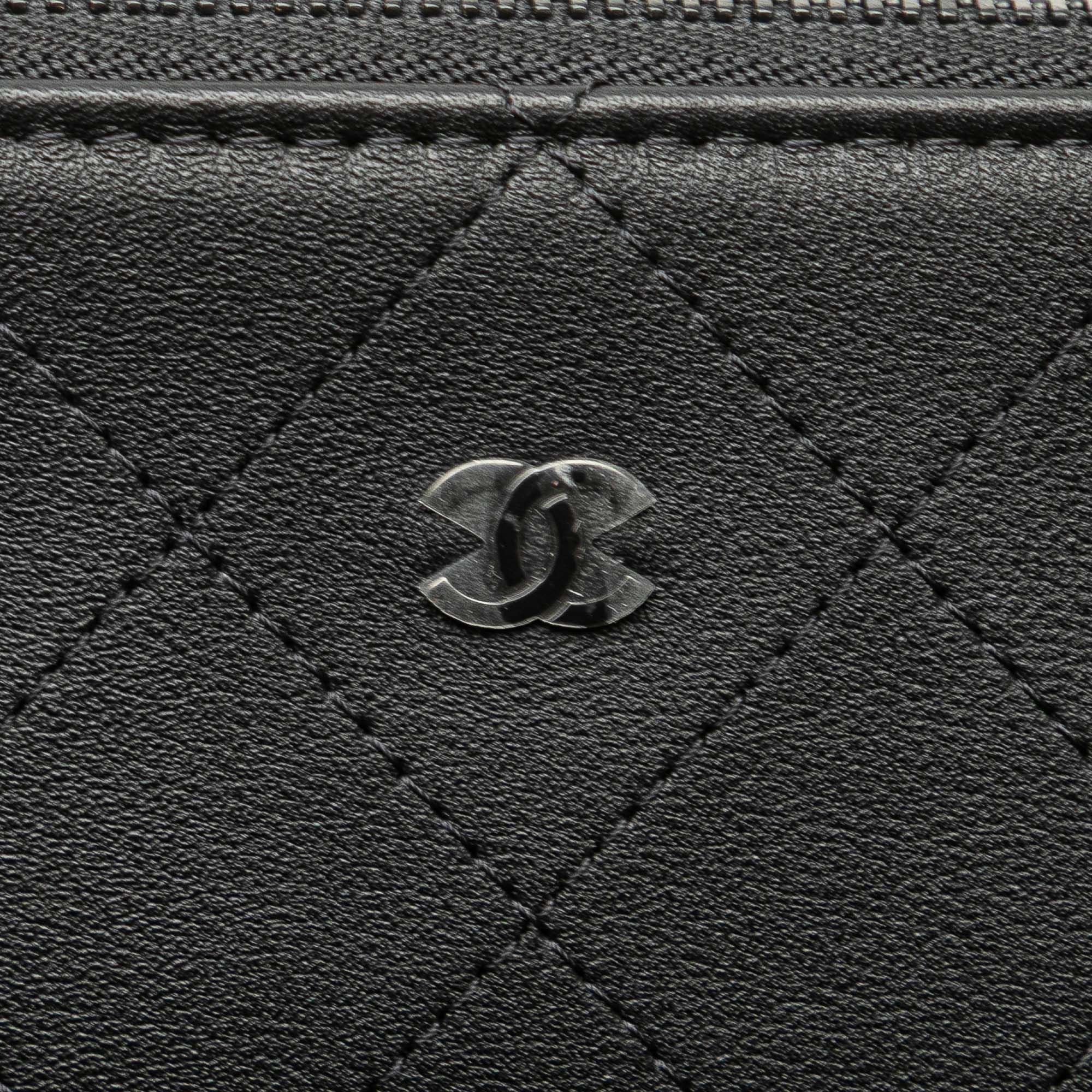 Chanel Chanel Medium Stitched Calfskin CC Cosmetic Case Size ONE SIZE - 8 Thumbnail