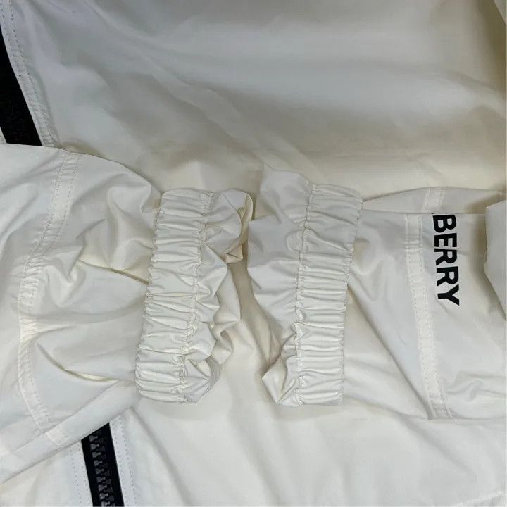 Burberry Burberry White Hooded Zip-Up Jacket for Women 0079 Size S / US 4 / IT 40 - 4 Thumbnail