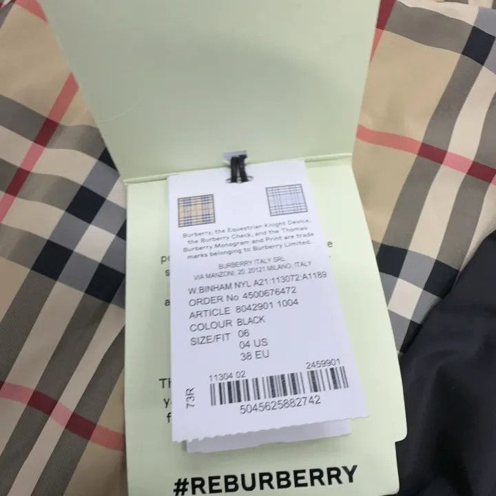 Burberry Burberry Black Hooded Lightweight Jacket 0079 Size S / US 4 / IT 40 - 4 Thumbnail