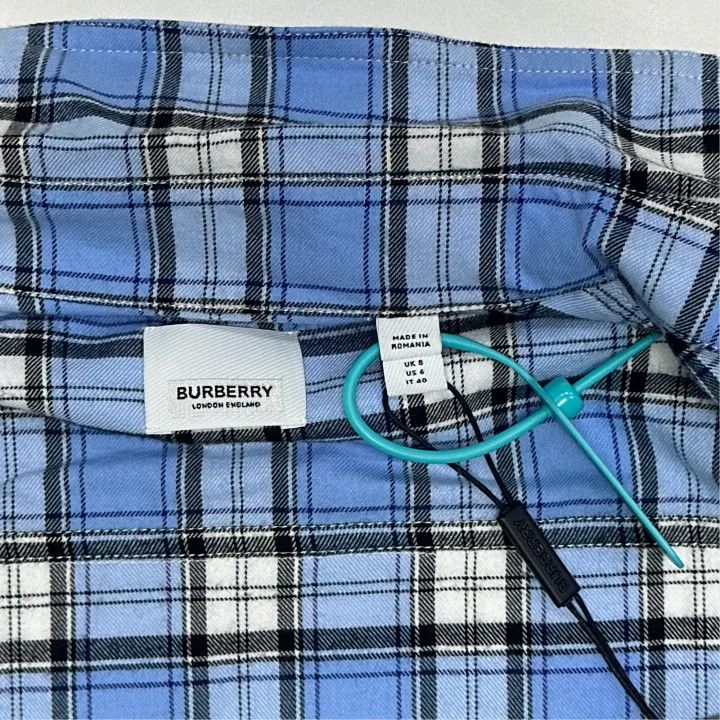 Burberry Burberry Loose Long Sleeve Plaid Shirt for Women 0079 Size M / US 6-8 / IT 42-44 - 2 Thumbnail