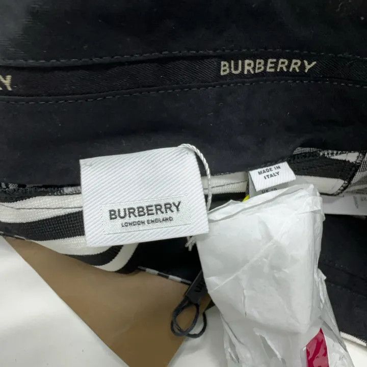Burberry Burberry Black Wool Mini Skirt for Women 0079 Size 30" / US 8 / IT 44 - 5 Thumbnail