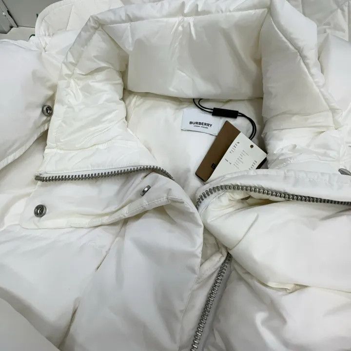 Burberry Burberry White Hooded Down Jacket for Women 0079 Size L / US 10 / IT 46 - 4 Thumbnail