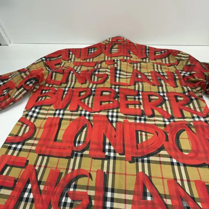 Burberry Burberry Graffiti Print Shirt for Men and Women 0079 Size L / US 10 / IT 46 - 13 Thumbnail
