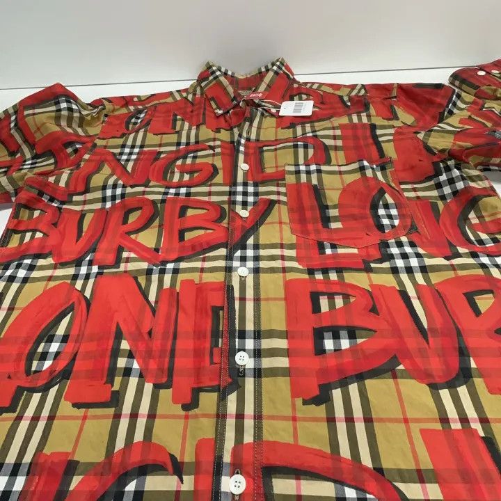Burberry Burberry Graffiti Print Shirt for Men and Women 0079 Size L / US 10 / IT 46 - 9 Thumbnail