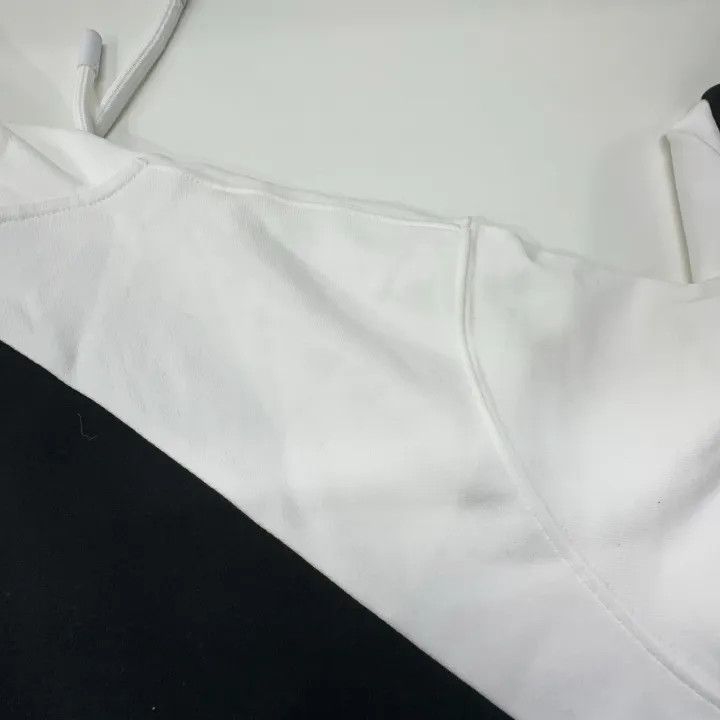 Burberry Burberry Hooded Sweatshirt with Geometric Print 0079 Size L / US 10 / IT 46 - 15 Thumbnail