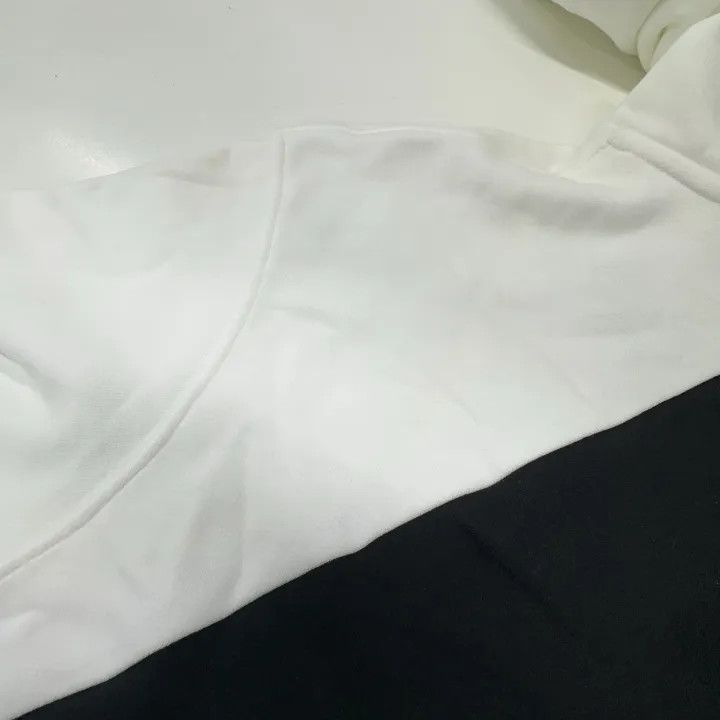 Burberry Burberry Hooded Sweatshirt with Geometric Print 0079 Size L / US 10 / IT 46 - 14 Thumbnail