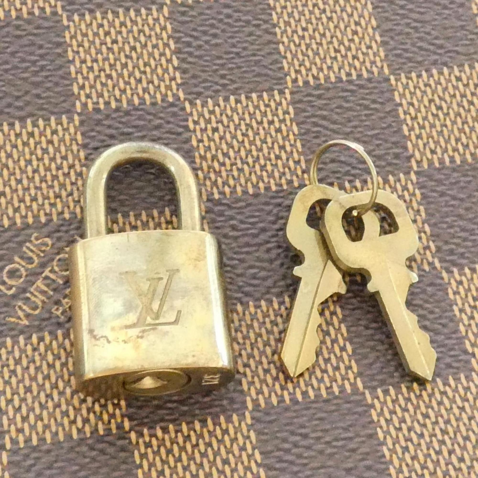 Louis Vuitton Louis Vuitton Greenwich PM travel Size ONE SIZE - 8 Thumbnail