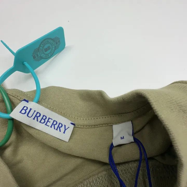 Burberry Burberry Yellow Graphic Short Sleeve T-Shirt 0079 Size M / US 6-8 / IT 42-44 - 4 Thumbnail