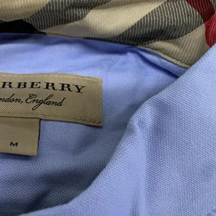 Burberry Burberry Casual Long Sleeve Shirt in Light Blue 0079 Size M / US 6-8 / IT 42-44 - 9 Thumbnail