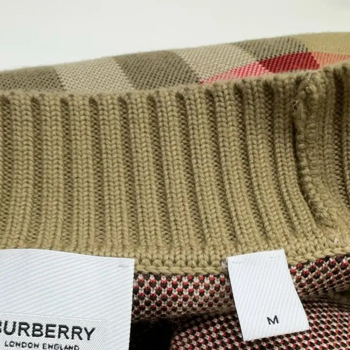 Burberry Burberry Classic Plaid Wool Cardigan for Women 0079 Size M / US 6-8 / IT 42-44 - 7 Thumbnail