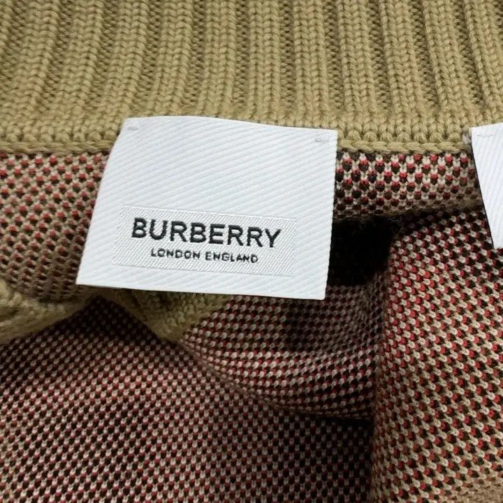 Burberry Burberry Classic Plaid Wool Cardigan for Women 0079 Size M / US 6-8 / IT 42-44 - 8 Thumbnail